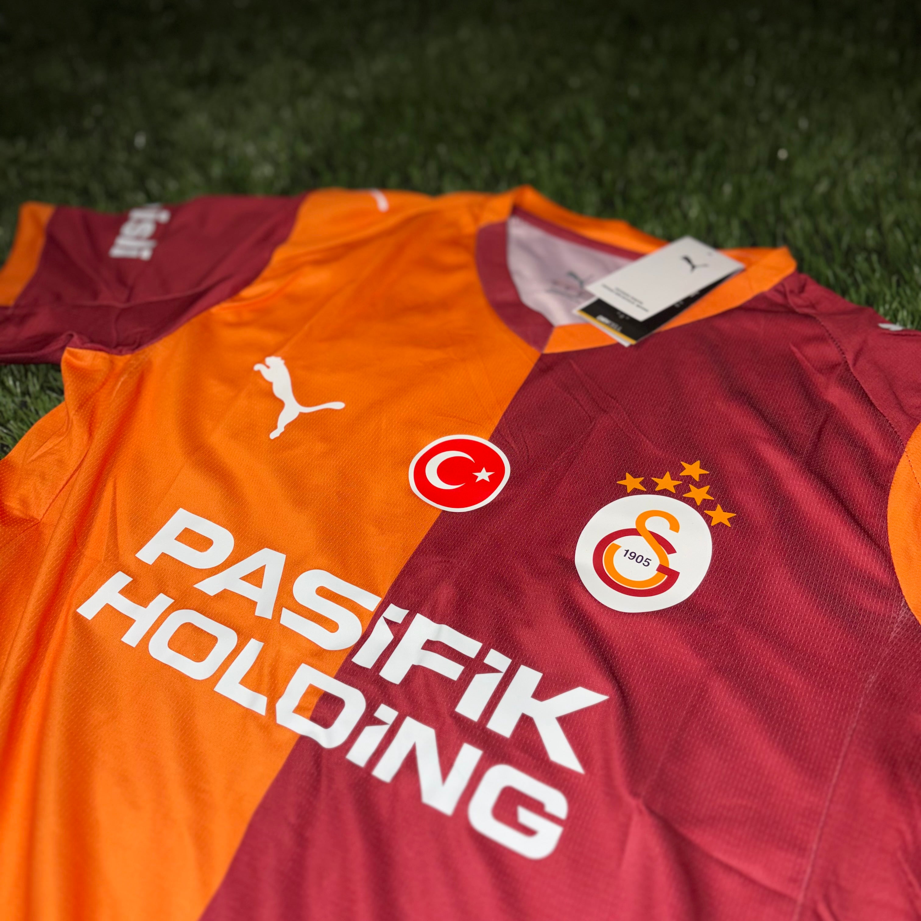 Galatasaray 25/26 home kit